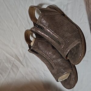 New Sofft Leather Sandal